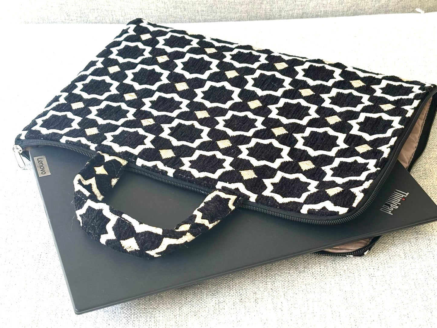 ATLAS TECH – Pochette PC Artisanale Marocaine
